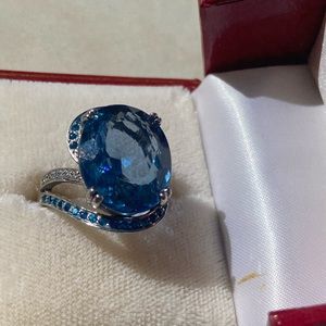 Gorgeous London Blue Topaz Ring -oval large over-ten Karats !